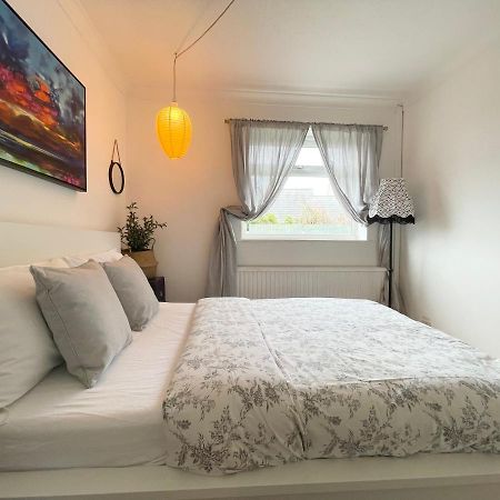 The Barefoot Bungalow In Picturesque Prestatyn Eksteriør billede
