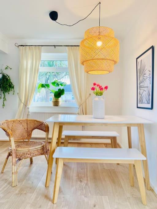 The Barefoot Bungalow In Picturesque Prestatyn Eksteriør billede