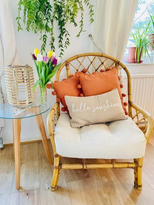 The Barefoot Bungalow In Picturesque Prestatyn Eksteriør billede